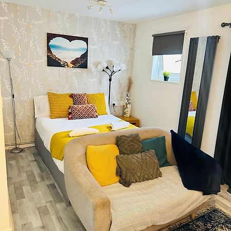 Studio Apartment In London, Bethnal Green Екстериор снимка