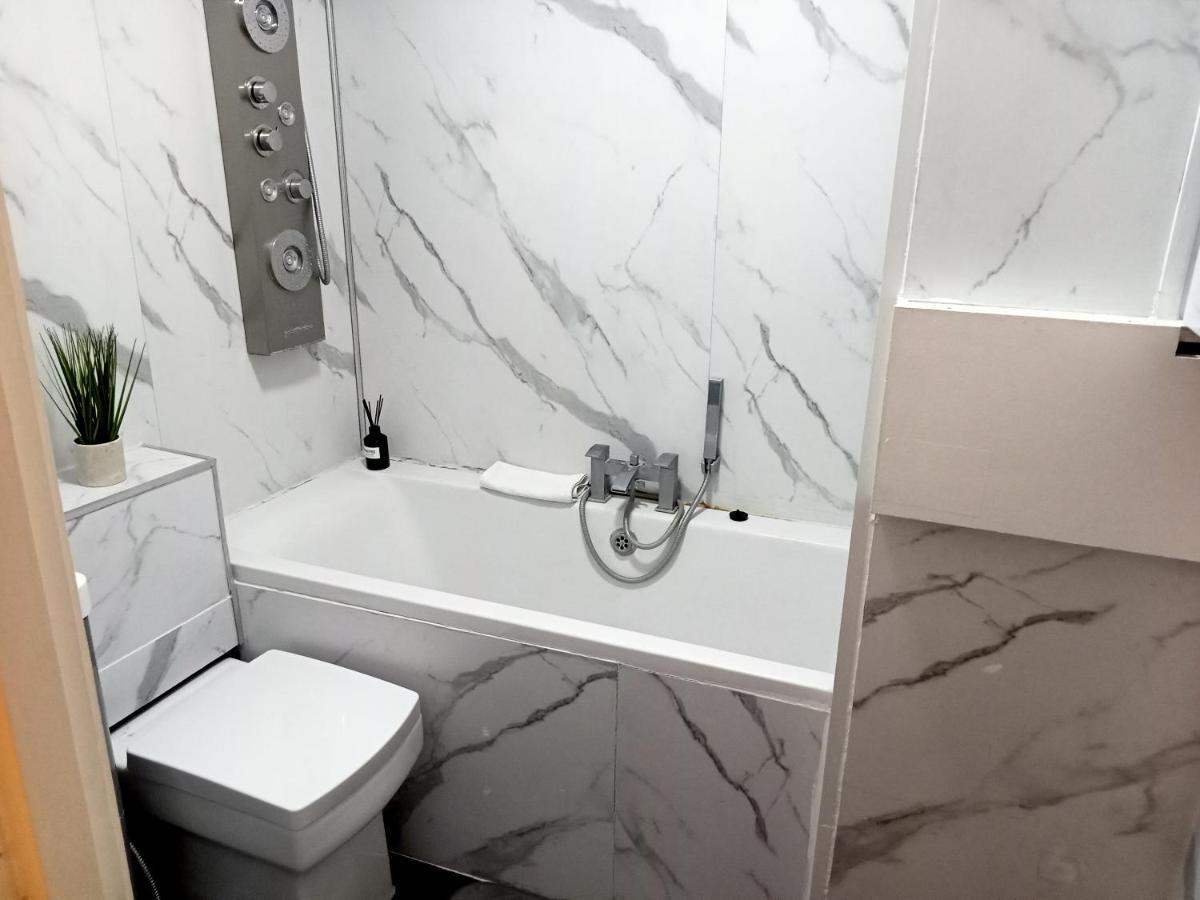 Studio Apartment In London, Bethnal Green Екстериор снимка