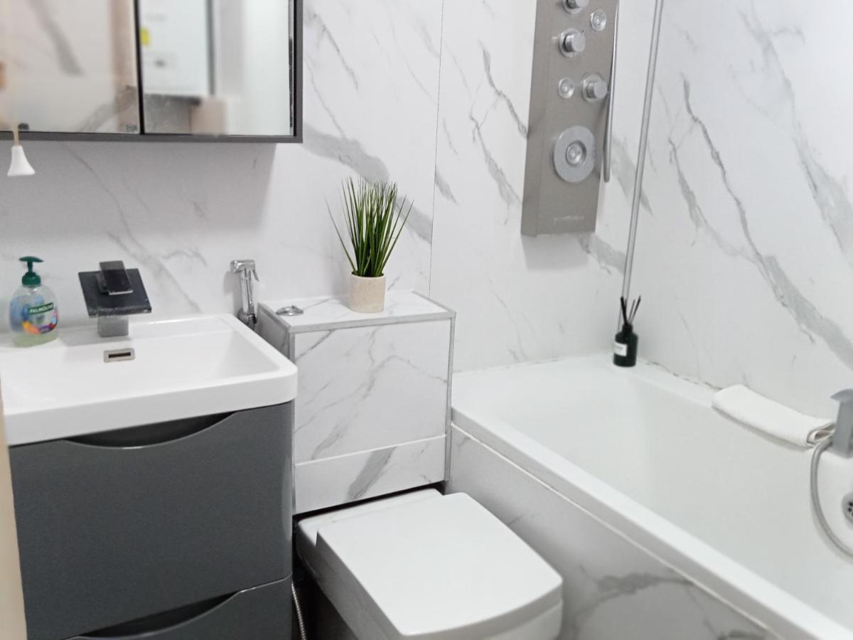 Studio Apartment In London, Bethnal Green Екстериор снимка