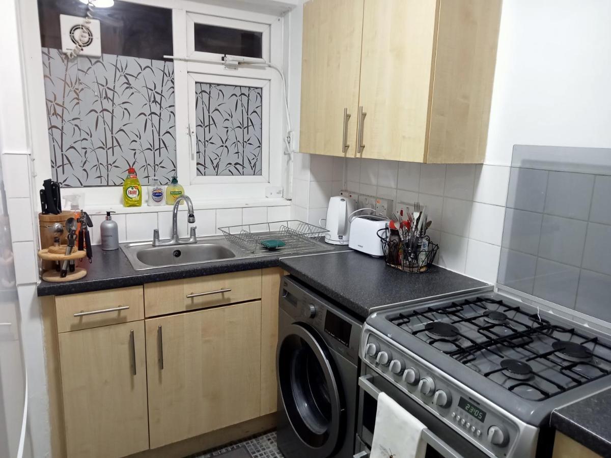 Studio Apartment In London, Bethnal Green Екстериор снимка