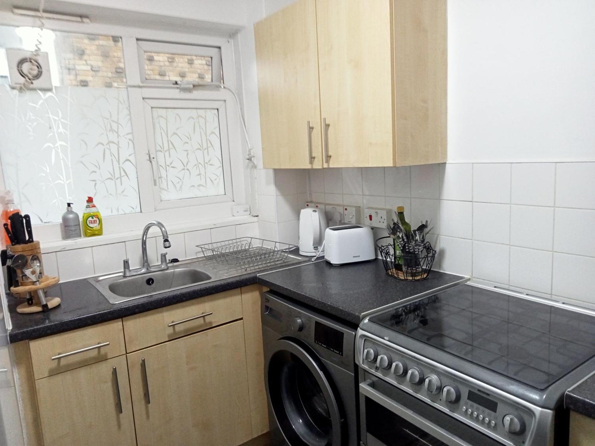 Studio Apartment In London, Bethnal Green Екстериор снимка