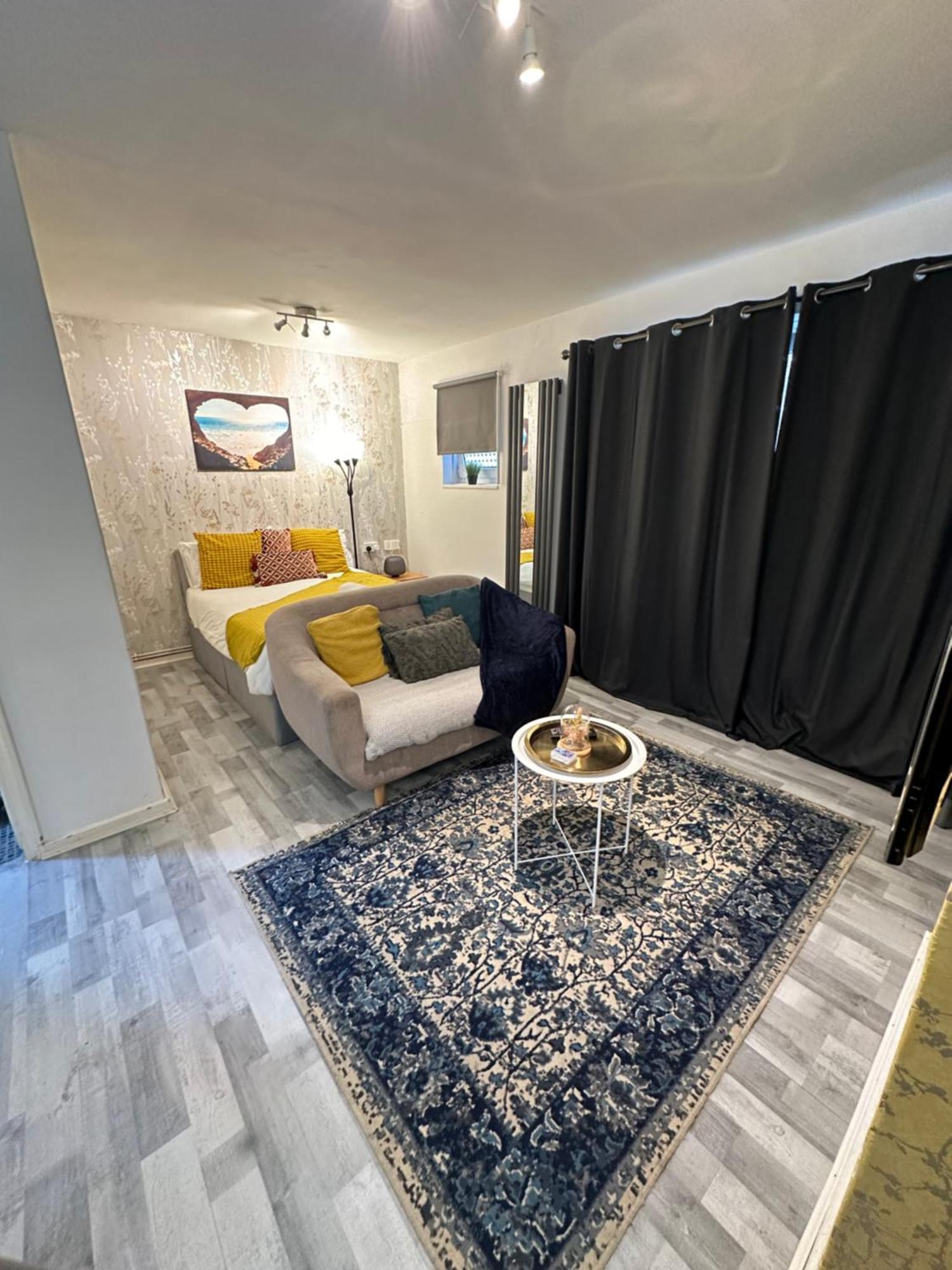 Studio Apartment In London, Bethnal Green Екстериор снимка