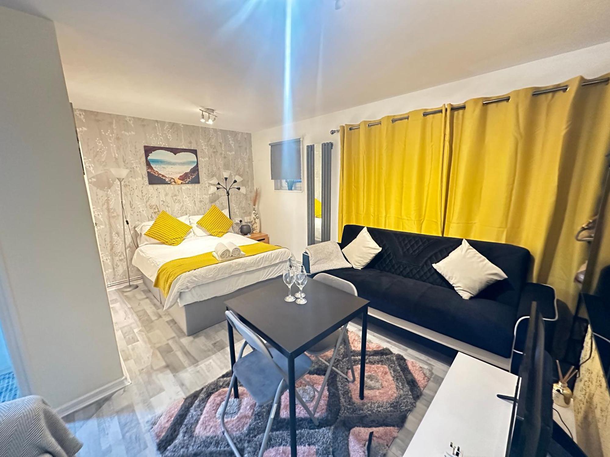 Studio Apartment In London, Bethnal Green Екстериор снимка